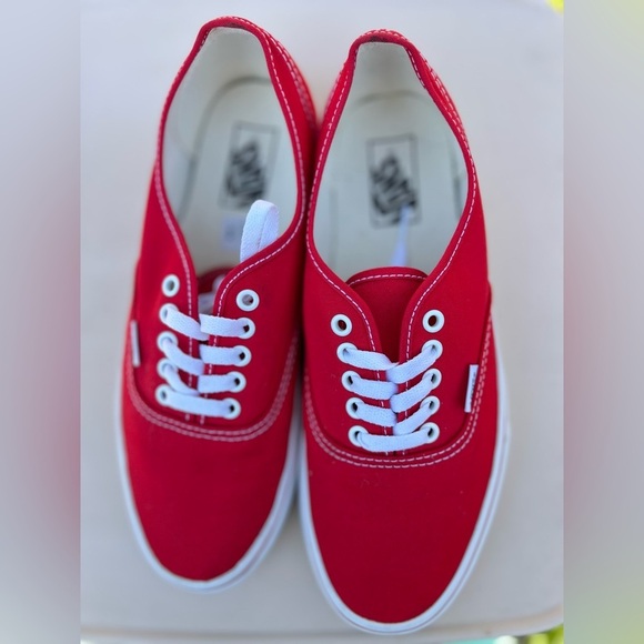Vans Authentic unisex red like new Vans shoes size 9.5 men’s or women’s size 11 - Picture 1 of 12